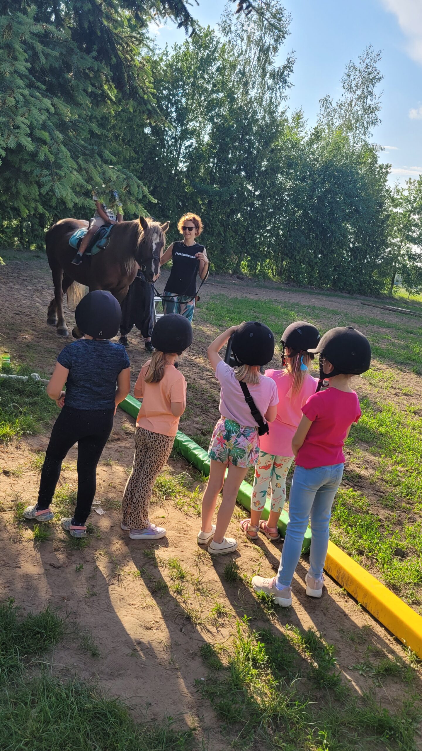 dzieci i konie